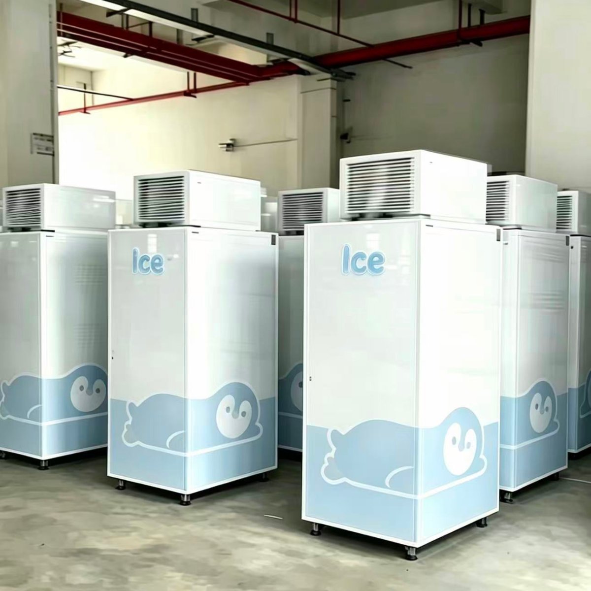 Factory Vertical Ice Merchandiser Top Compressor Lockable Solid Door Bagged Ice Storage Freezer Outdoor Use