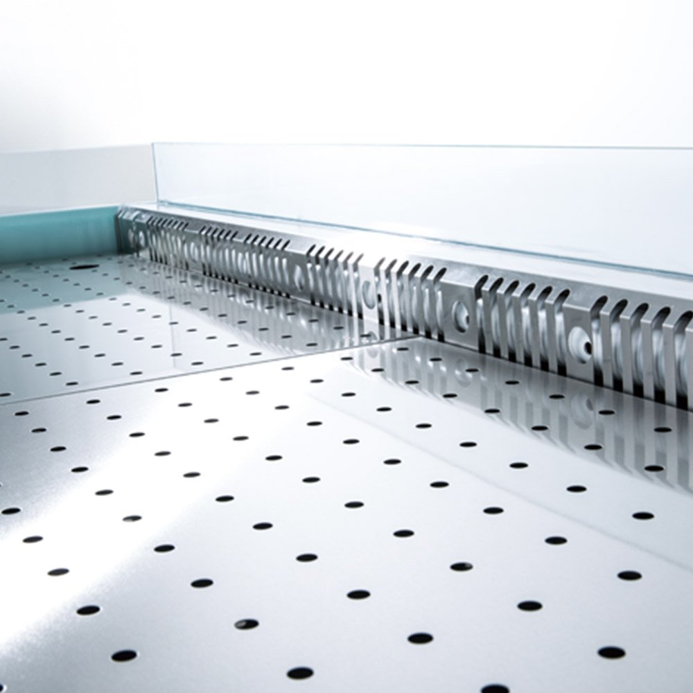 Customized Commercial Under Counter Chiller Workstation Table Refrigerator Ice Shelf Table for Hotels and Restaurants